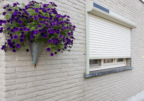 Slimme zonwering zonder kabels: Ontdek Solar Motor RS100 IO
